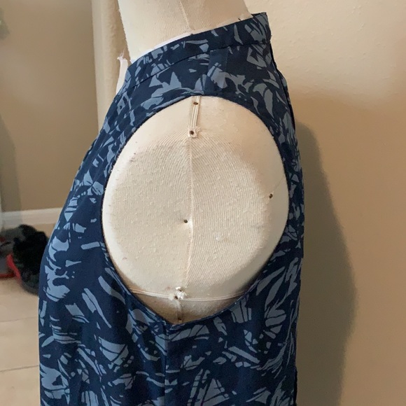 Tunic by Banana Republic - Picture 2 of 5